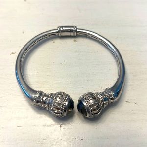 Gabriel & Co. Hinged 925 Bracelet with Rock Crystal and Black Pearl